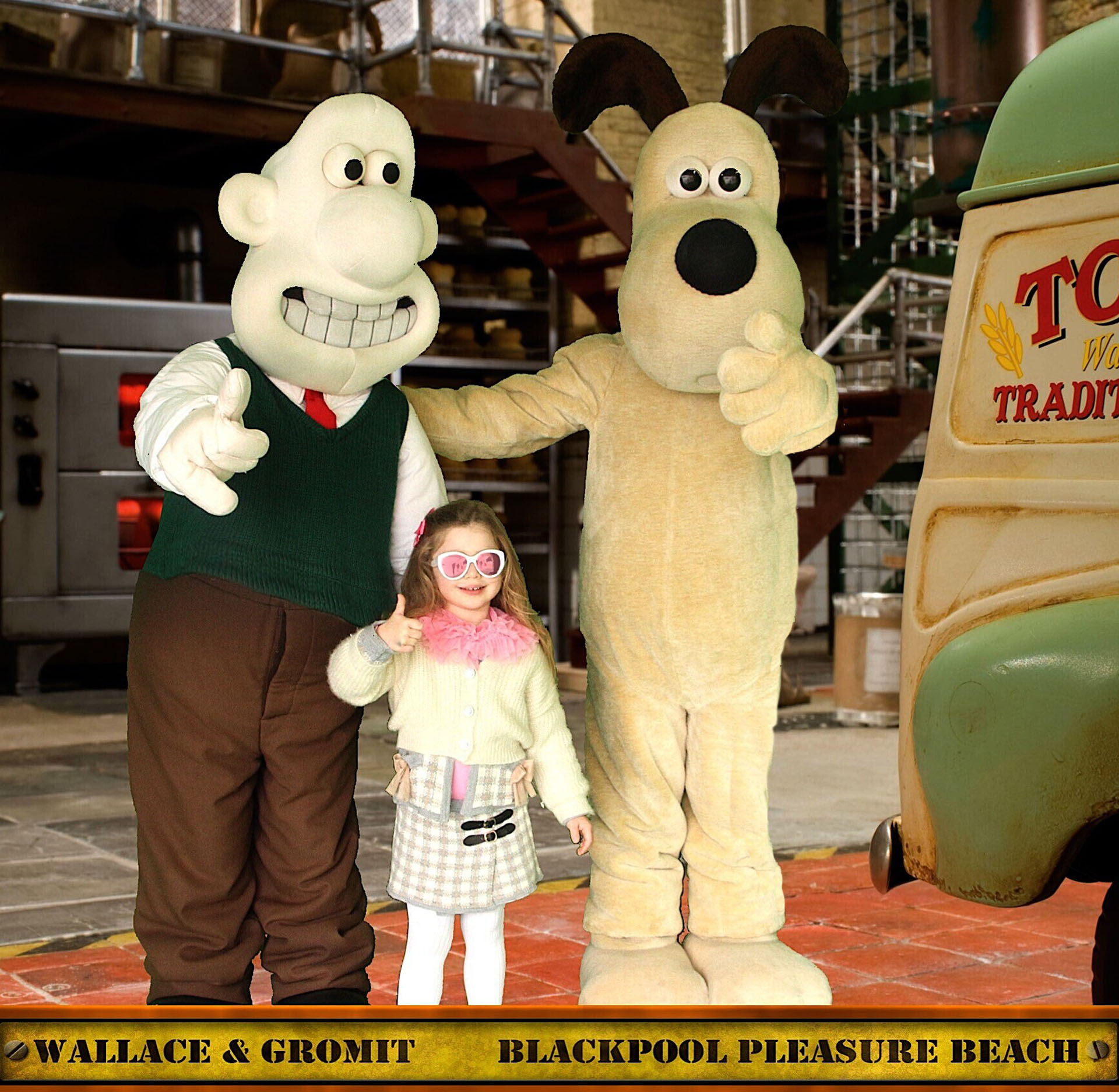 A guest meeting Wallace and Gromit at Pleasure Beach
